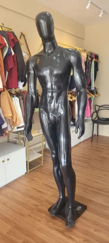 Manequim Masculino Preto