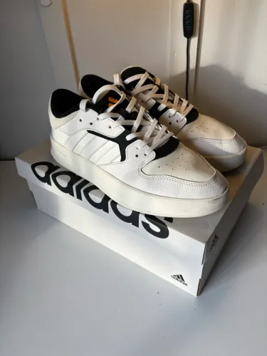 Tênis adidas original court 24- seminovo