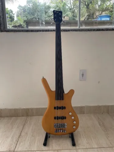 Warwick Corvette 5c Fretless