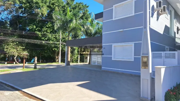 Casa à venda na praia do Massaguaçu no Condomínio Portal do Patrimonium em Caraguatatuba