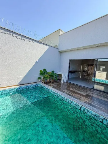 Casa à Venda no Parque das Flores em Goiânia 3 Quartos, Piscina