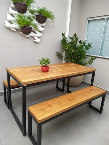 Conjunto de Mesa de Jantar Estilo Industrial com 2 Bancos