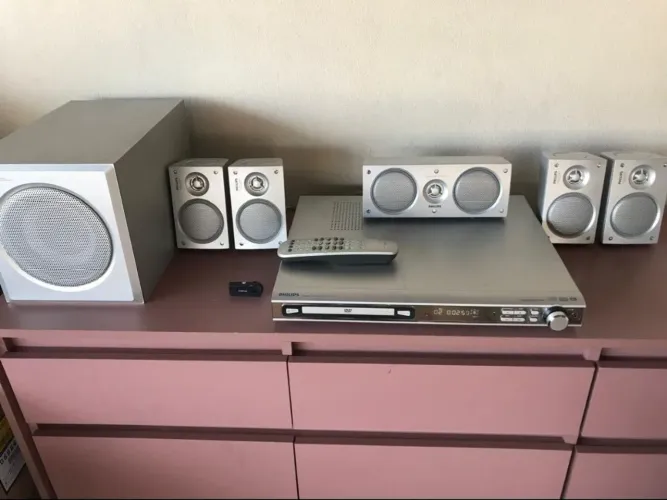 VENDO HOMER THEATER PHILIPS