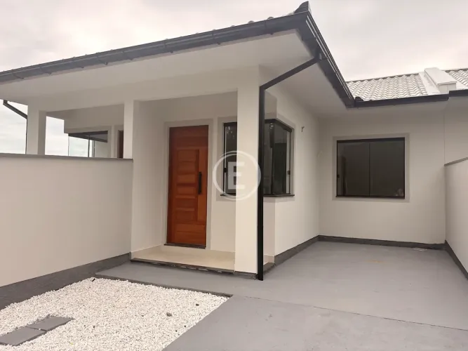Casa Geminada 2 Quartos - Bela Vista