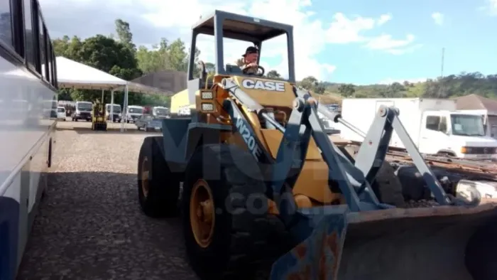 ITAÚNA/MG - PÁ CARREGADEIRA CASE W20E - PA13046