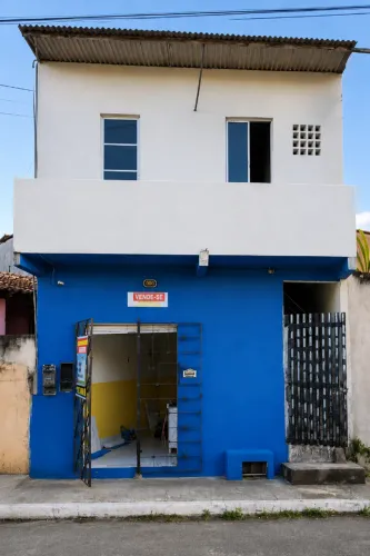 CASA COM PONTO COMERCIAL - RUA MOVIMENTADA - CAMAÇARI BA