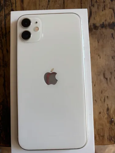 iPhone 11 64 GB- R$ 900,00