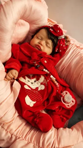 Bebê Reborn menina Cabelinho Implantado Fio a Fio