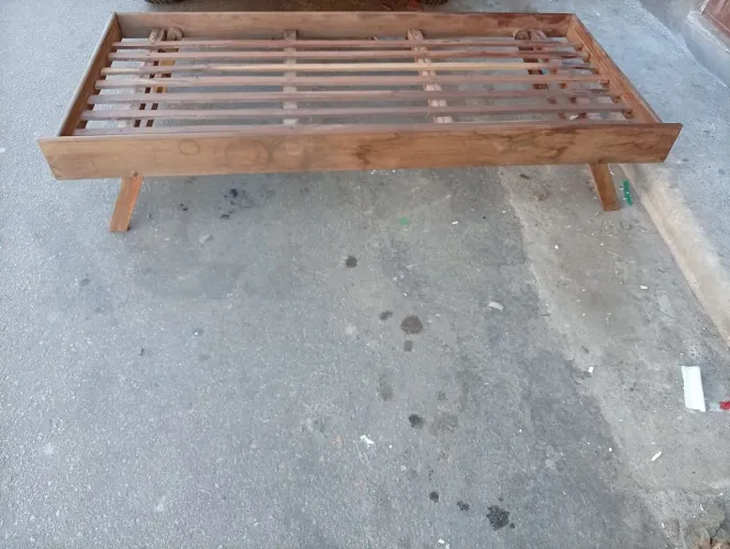 Cama auxiliar de sucupira ideal para sítio ou lugares pequenos