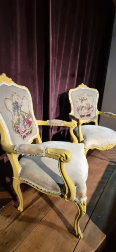 Poltronas antigas restauradas