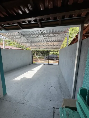 VENDE-SE UMA CASA NO BAIRRO WTORRES