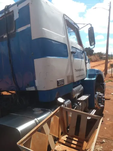 Vende-se Caminhão Cavalo Mecânico 4x2 - Ano 1994