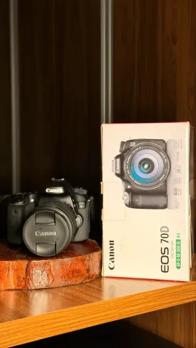 CANON 70D + LENTE 18-200 KIT