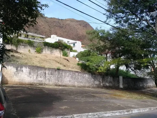 Lotes Mangabeiras.