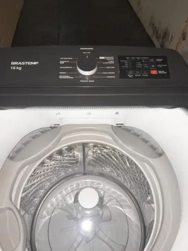 Vende-se maquina de lavar roupas brastemp 16kilos pouco tempo de uso semi nova