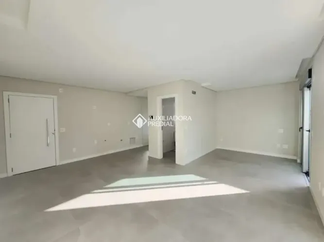 Apartamento Studio Garden à venda próximo ao Hippo no Centro de Florianópolis.