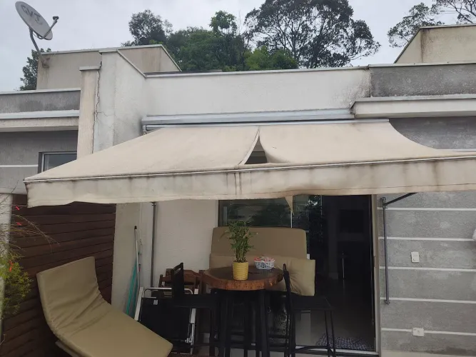 Toldo retrátil