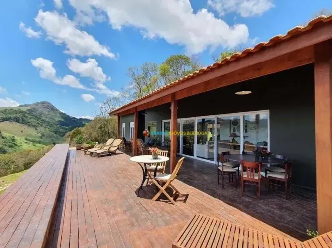 Casa à venda, 129 m² por R$ 2.500.000,00 - Centro - Gonçalves/MG