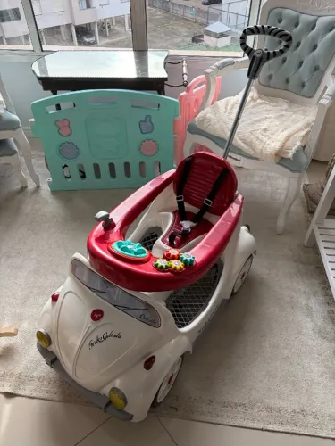 Carrinho Infantil Fusca Calesita com Empurrador