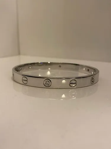 Bracelete Cartier Love 40 gramas em ouro branco 18 k com diamante 