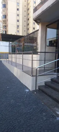 Corrimão em aço inox (aço inox em geral)