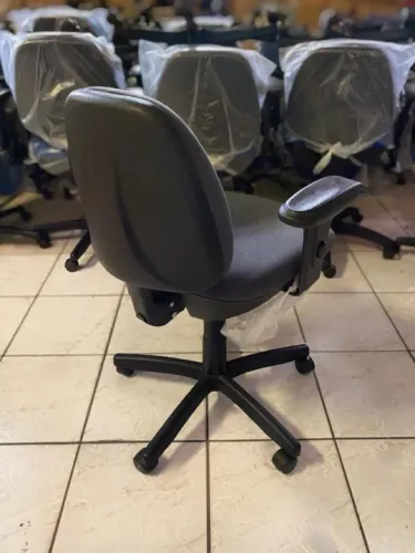 Cadeira para Escritório Ergonômica NR17 - Flexform - Cor Cinza
