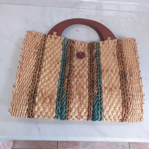 Bolsa em palha.
