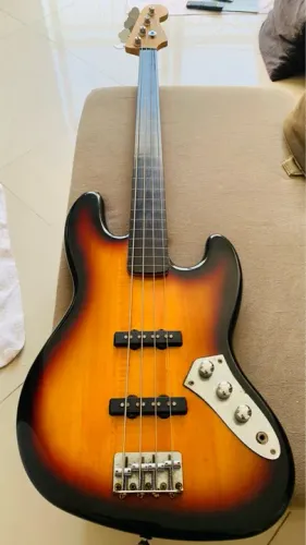 baixo fender squier vintage modified jazz bass