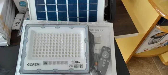 REFLETOR SOLAR 300W e LUMINARIA e PLAFON SOLAR 200W