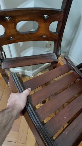 Cadeira excelente madeira precisando de reforma