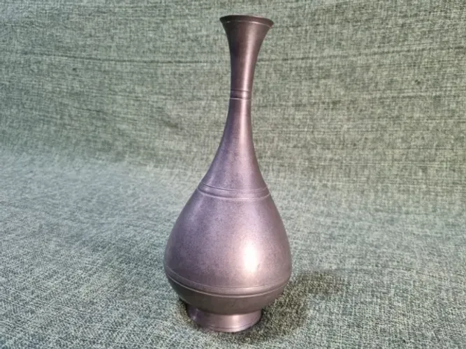 Antigo vaso de estanho GRBCORK