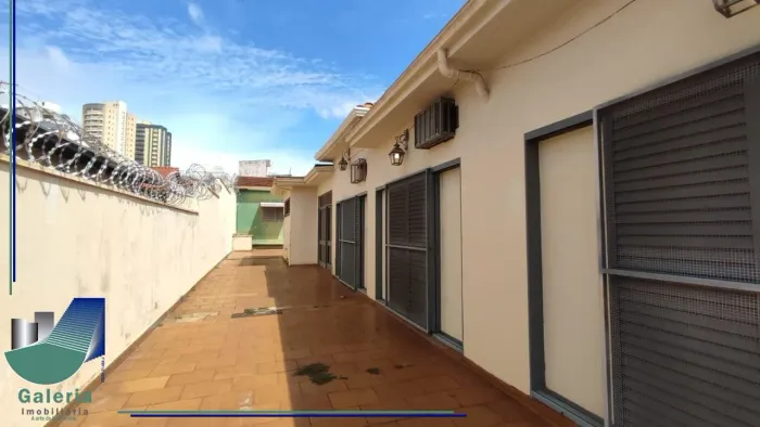 Casa Comercial com 4 quartos para alugar, 289m² - Vila Seixas
