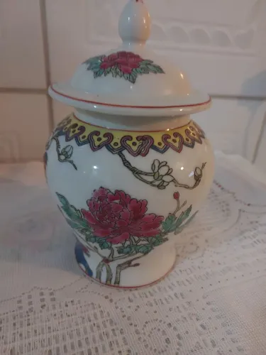 Pote de porcelana chinesa decorativo com tampa