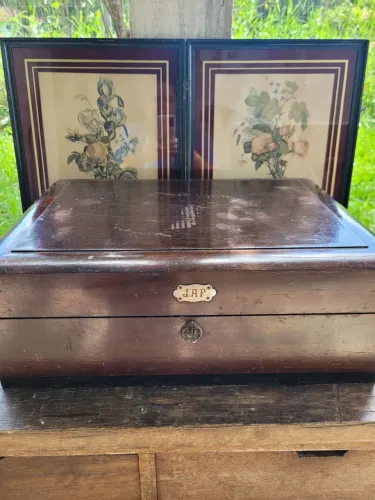 Antiga caixa de madeira de lei faqueiro Radio