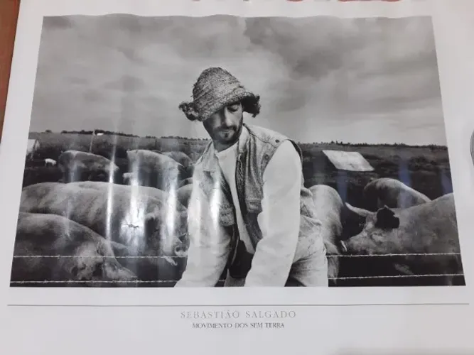 Sebastião Salgado Pôster da fotografia do Movimento dos Sem Terra