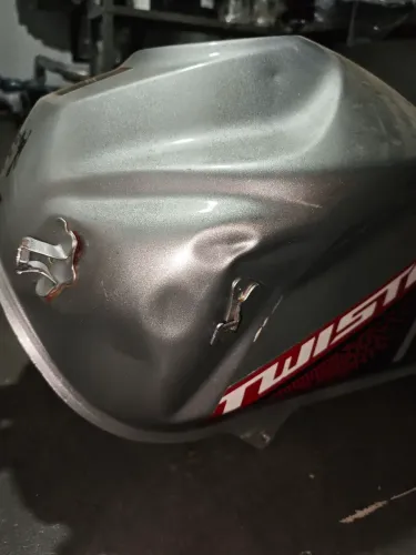 Tanque Cb Twister 250f para restaurar