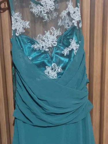 Vendo 1 vestido de festa verde