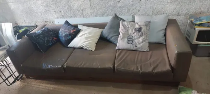Sofá com três lugares