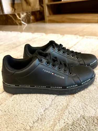 Tênis Tommy Hilfiger preto
