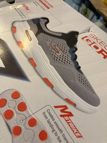 TÊNIS SKECHERS legítimo no NÚMERO 46 só 299,00 reais 