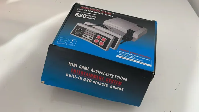 Mini Console de Vídeo Game com 620 Jogos Clássicos