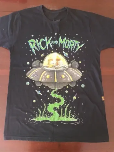 Camiseta Rick and Morty - Nave Espacial