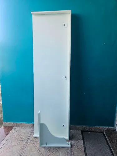 Mesa de escritório com mão francesa 