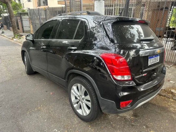 Alugo Tracker 1.4T 2018 para 99 e Uber Black