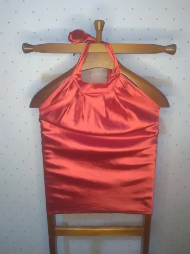 Blusa Frente Única de Cetim Vermelha