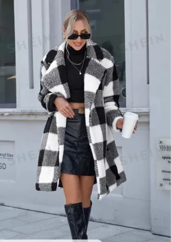 Casaco feminino xadrez branco e preto
