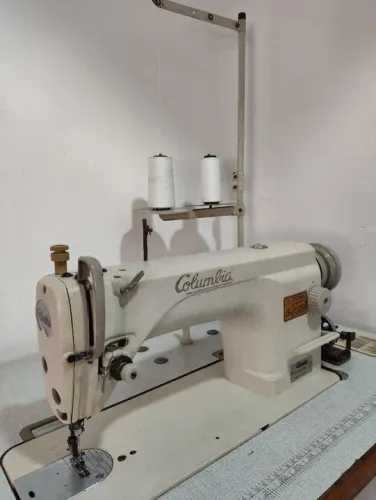 Máquina de costura reta Columbia CB8900
