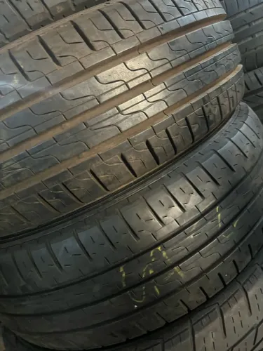 Pneu Pirelli Cargo 215/65/16  90 % Vida util.