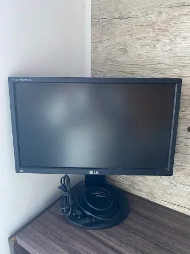 Monitor LG Flatron E2011 
