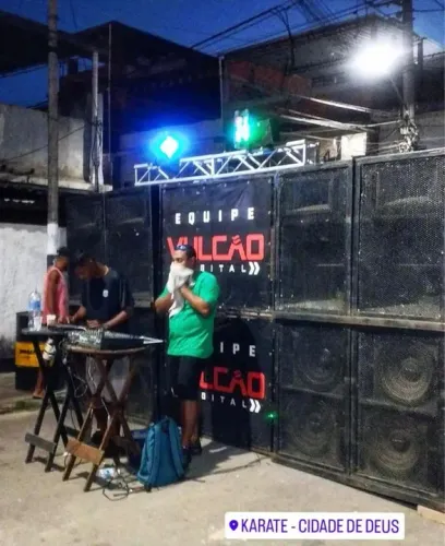 Vendo ou Alugo Equipe de Som Completa Tocando